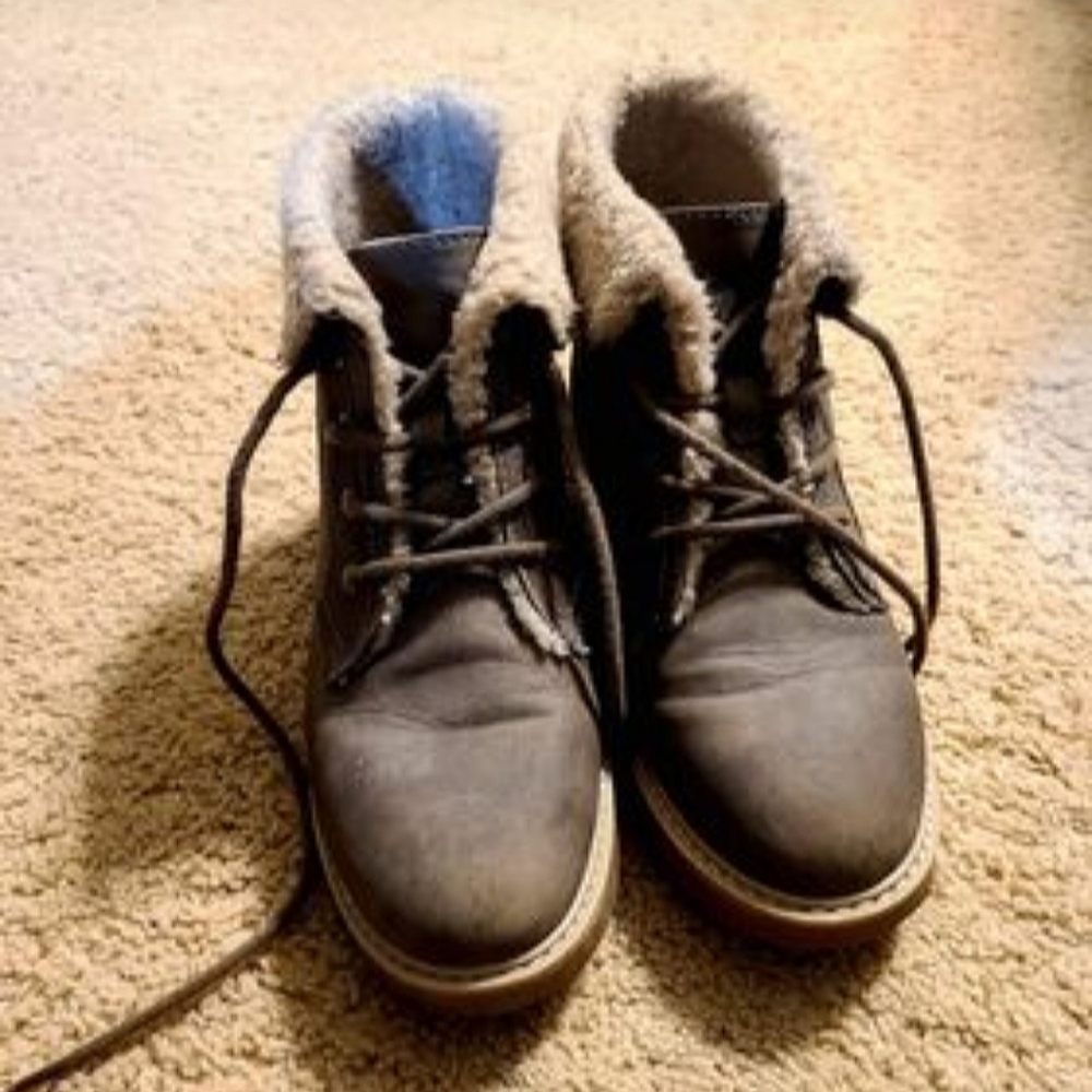 Women's olive green, size 8, Sonoma,  ankle boots.